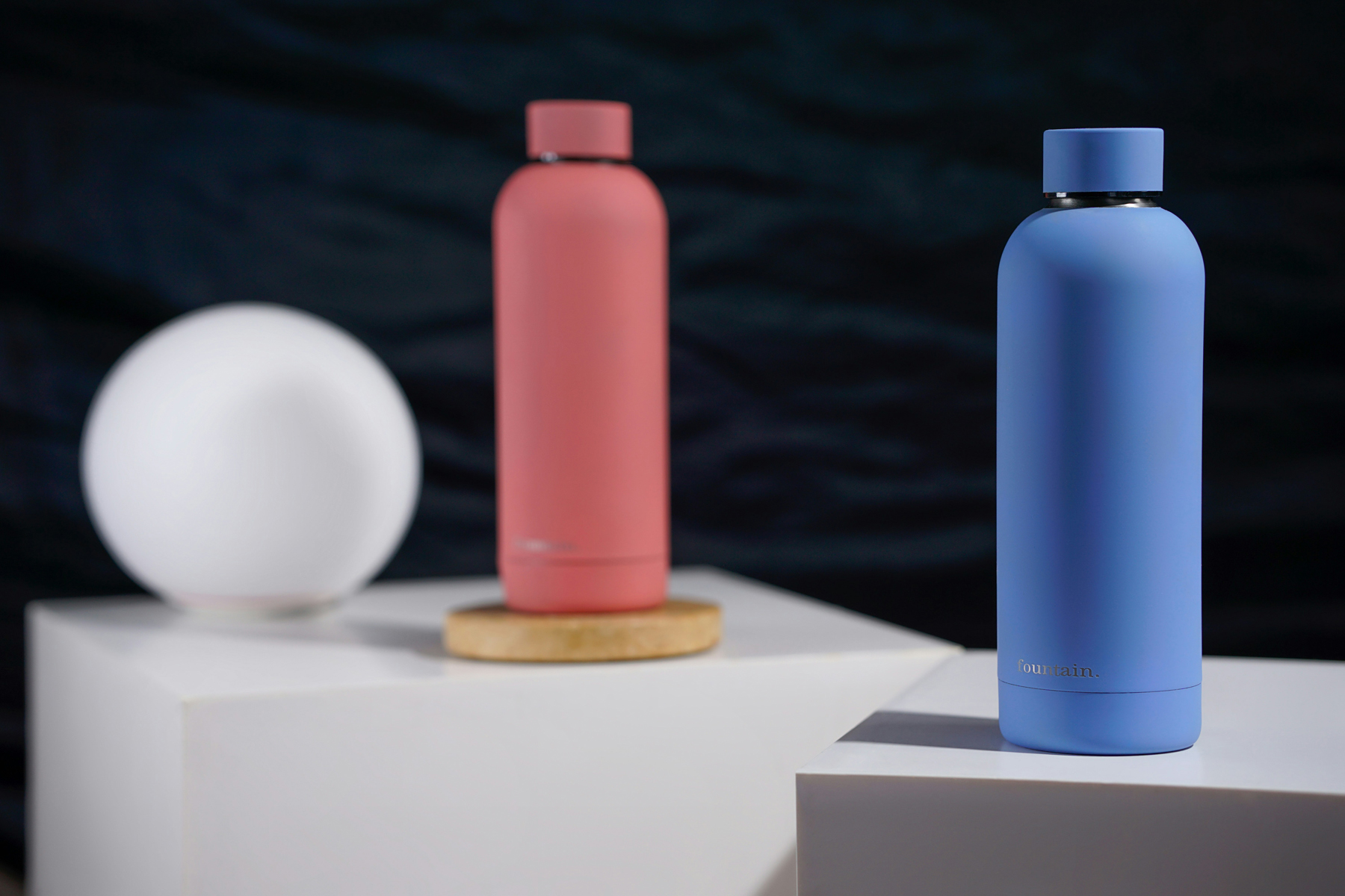 Essigflasche auf einer Küchenarbeitsfläche